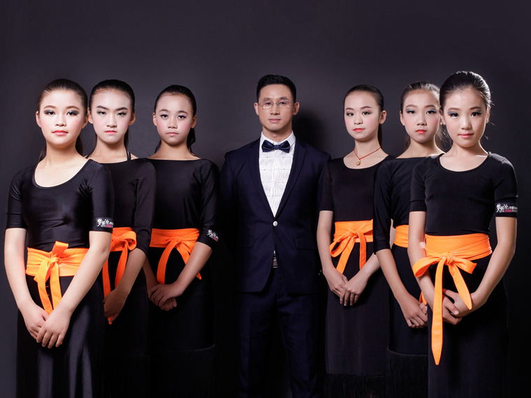 鹽商人物第24期丨專(zhuān)訪夢(mèng)黑池舞蹈創(chuàng)始人陸豐裕：逐夢(mèng)人生，舞動(dòng)精彩